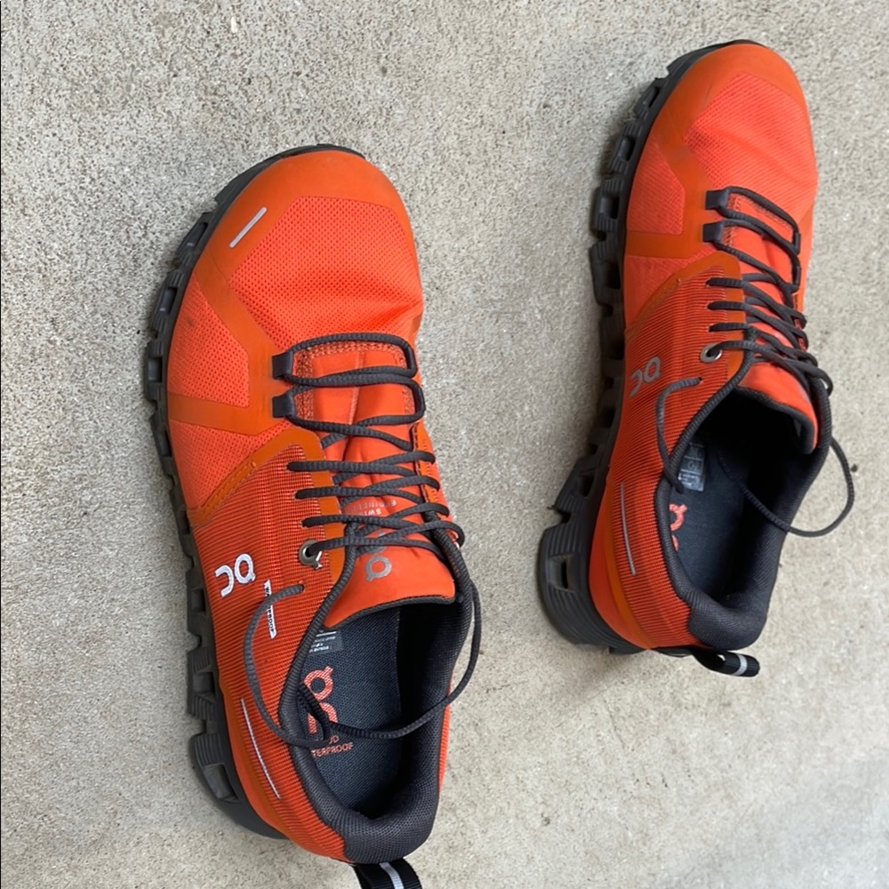 On Running Women's Cloud 5 Waterproof Trainers